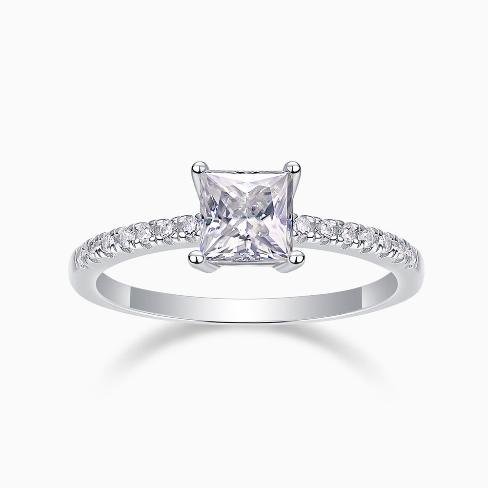 White-gold vermeil ring with princess-cut center moissanite and pavé stones