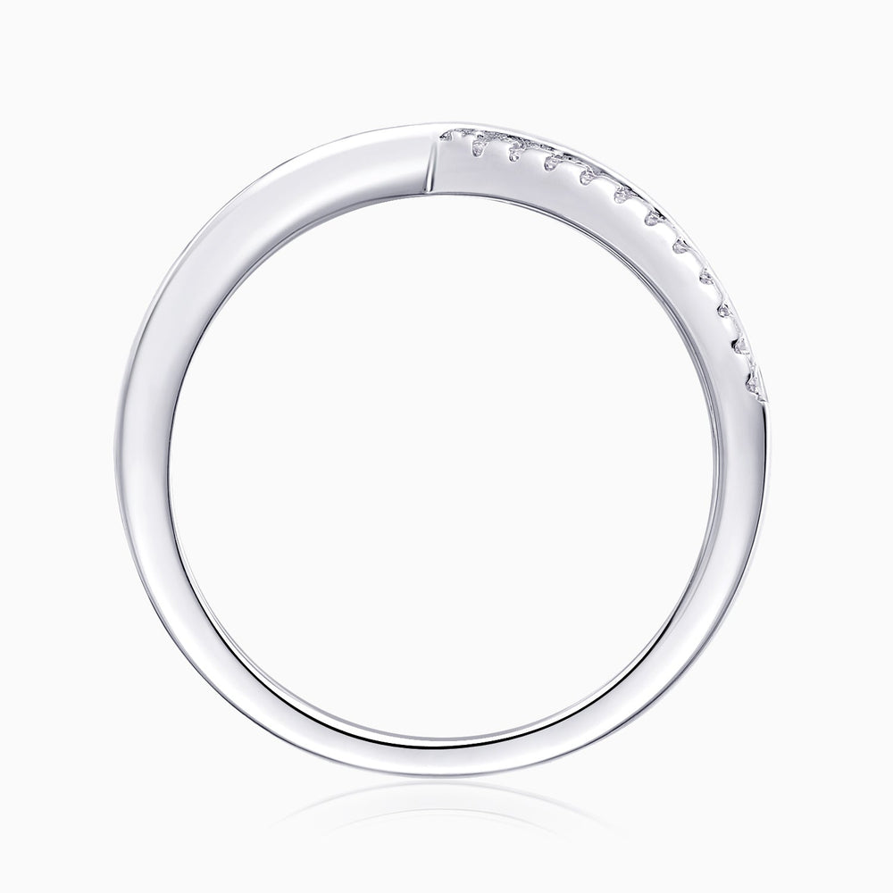 Profil intérieur de la bague croisée en or blanc vermeil, anneau lisse