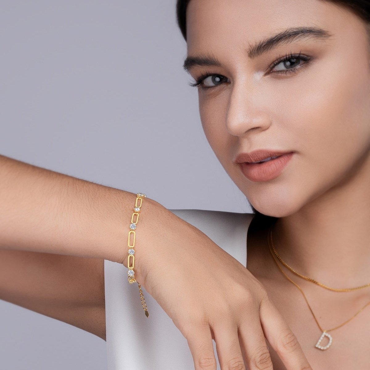 Moissanite Paperclip Chain Armband am Handgelenk, Gelbgold-Vermeil, mit funkelnden Steinen