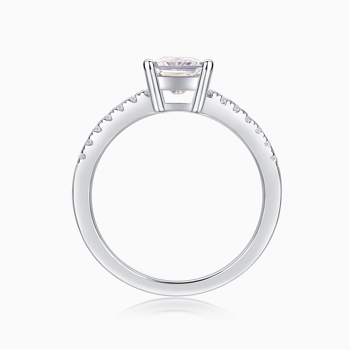 White-gold vermeil ring profile with princess-cut setting and pavé shoulders