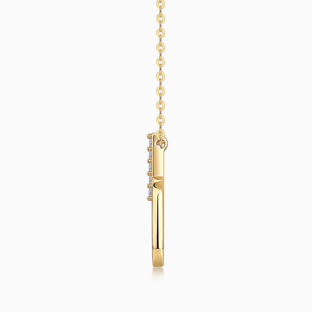 Side view oval link pendant necklace in yellow gold vermeil