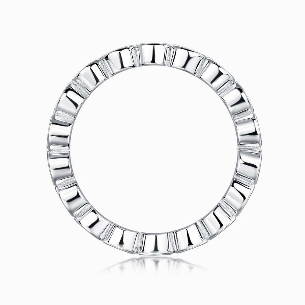 White gold vermeil eternity ring profile with prong-set round stones