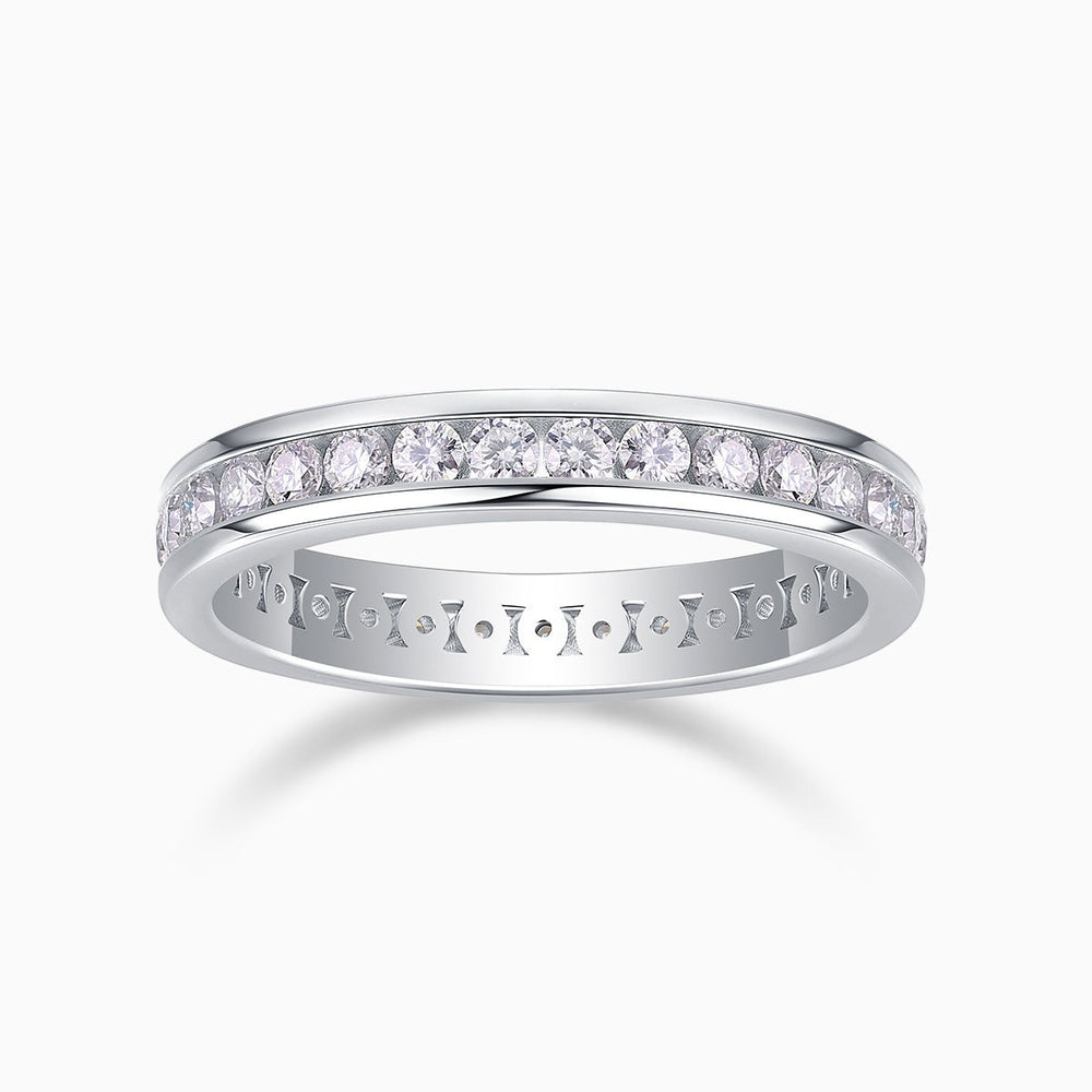 Round moissanite eternity band in white gold vermeil, full row of round stones